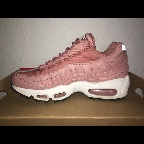 PINK WMNS NIKE AIR MAX 95 - Picture 4 of 11